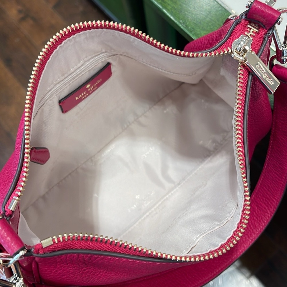 Kate Spade Rosie Shoulder Bag With Tech Attachment AirPod 
Renaissance Rosie
NWT - Picture 10 of 16